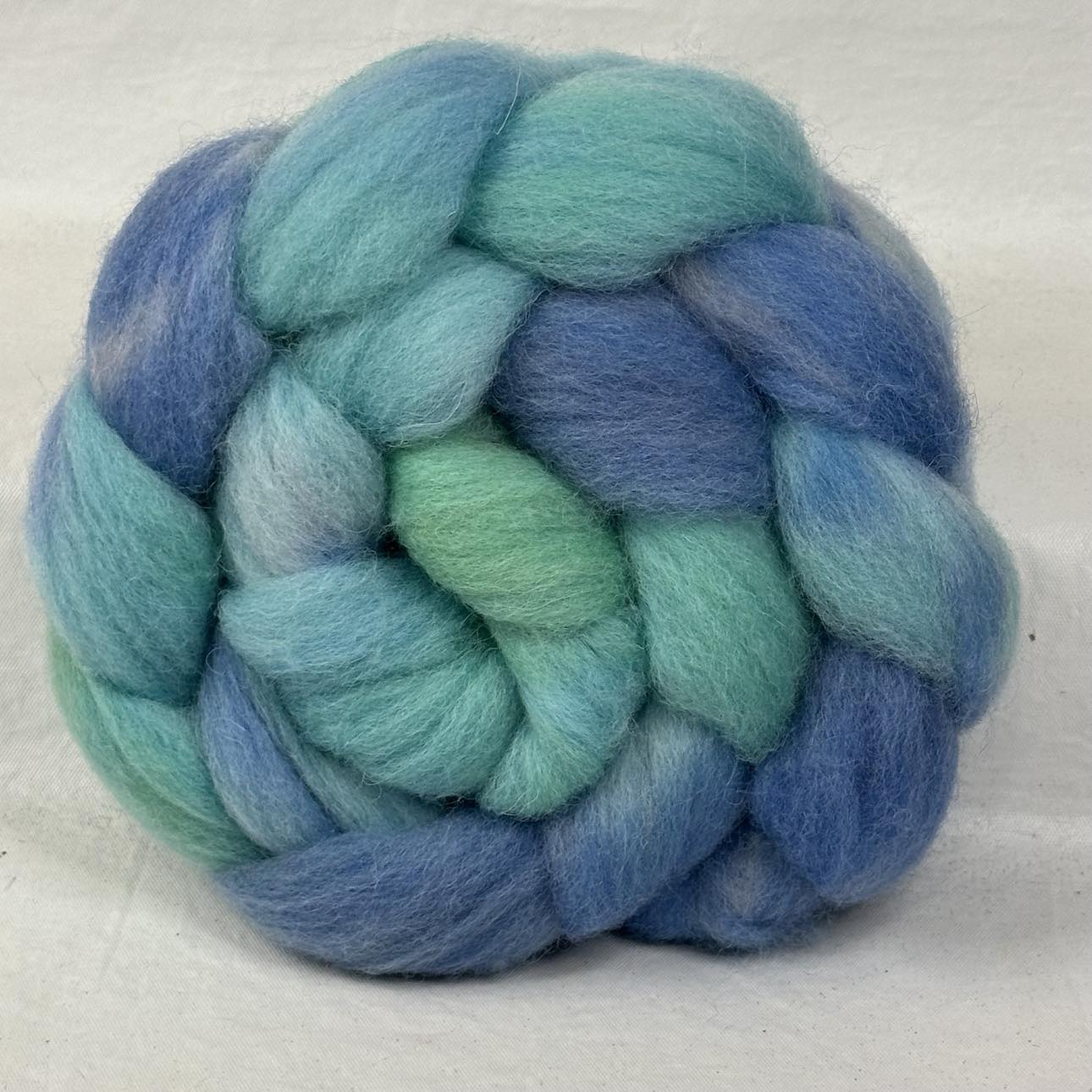 Cheviot Wool Top Braid ~ Hand Dyed 27-33 Micron ~ 4 oz ~ (GCT100A)