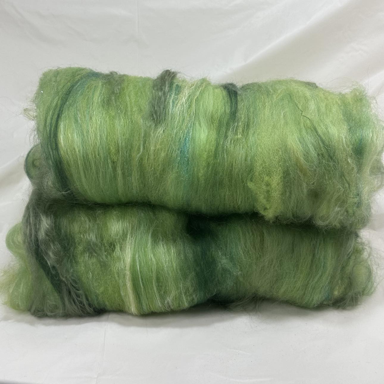 "Blades of Green" (GAB13) ~ Superb Art Batt, 4.0 oz with video of art batt inside listing!